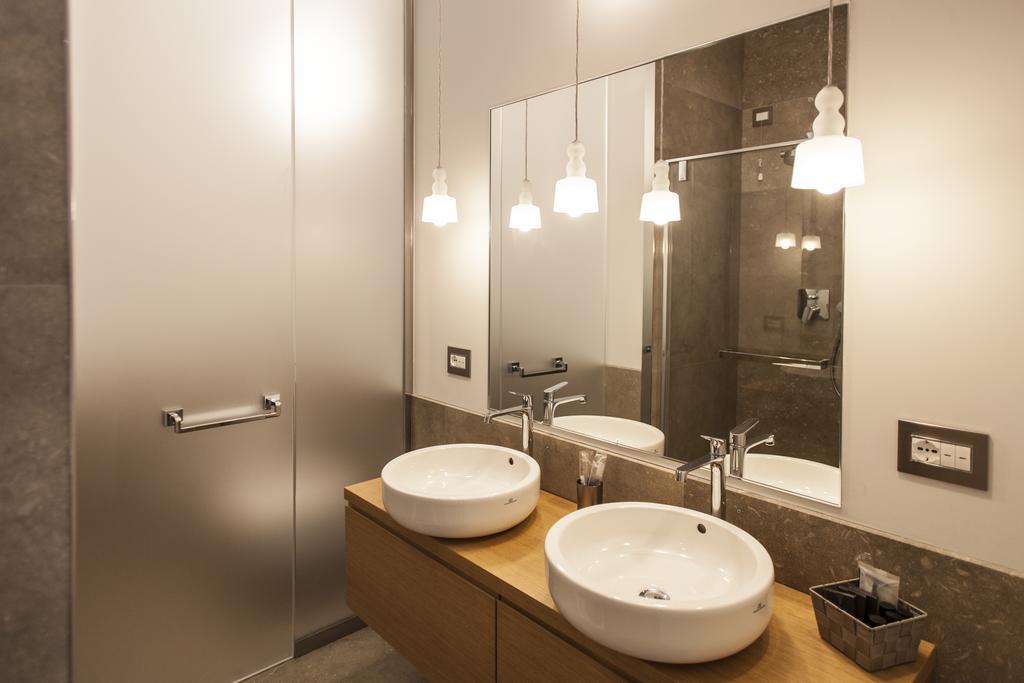 Hemeras Boutique Homes - Design Flats Near The City Center Milan Bagian luar foto
