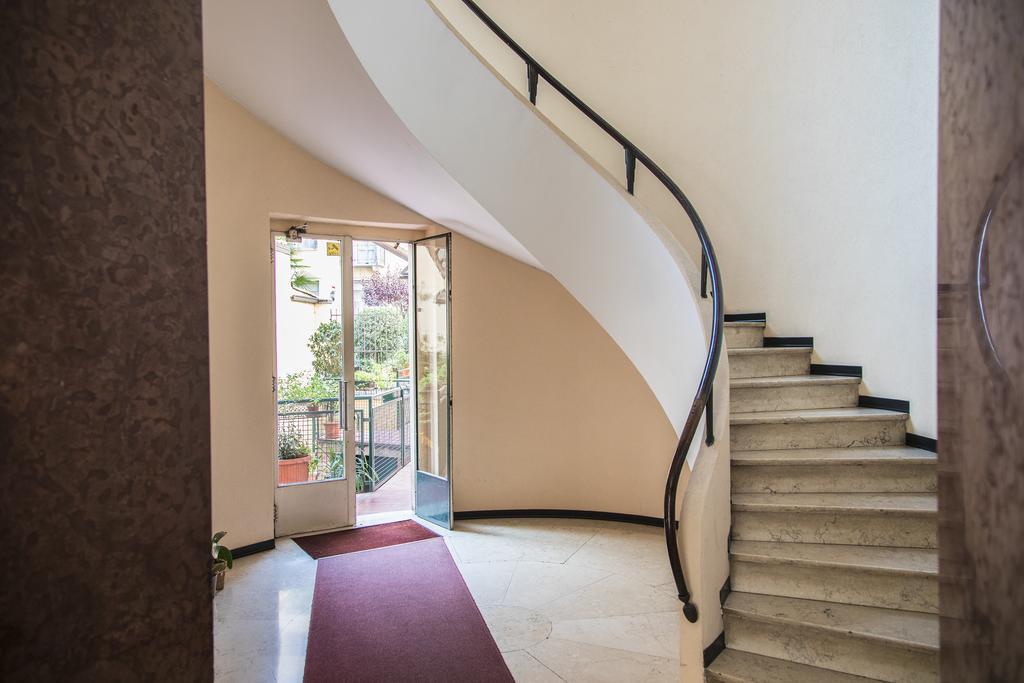 Hemeras Boutique Homes - Design Flats Near The City Center Milan Bagian luar foto