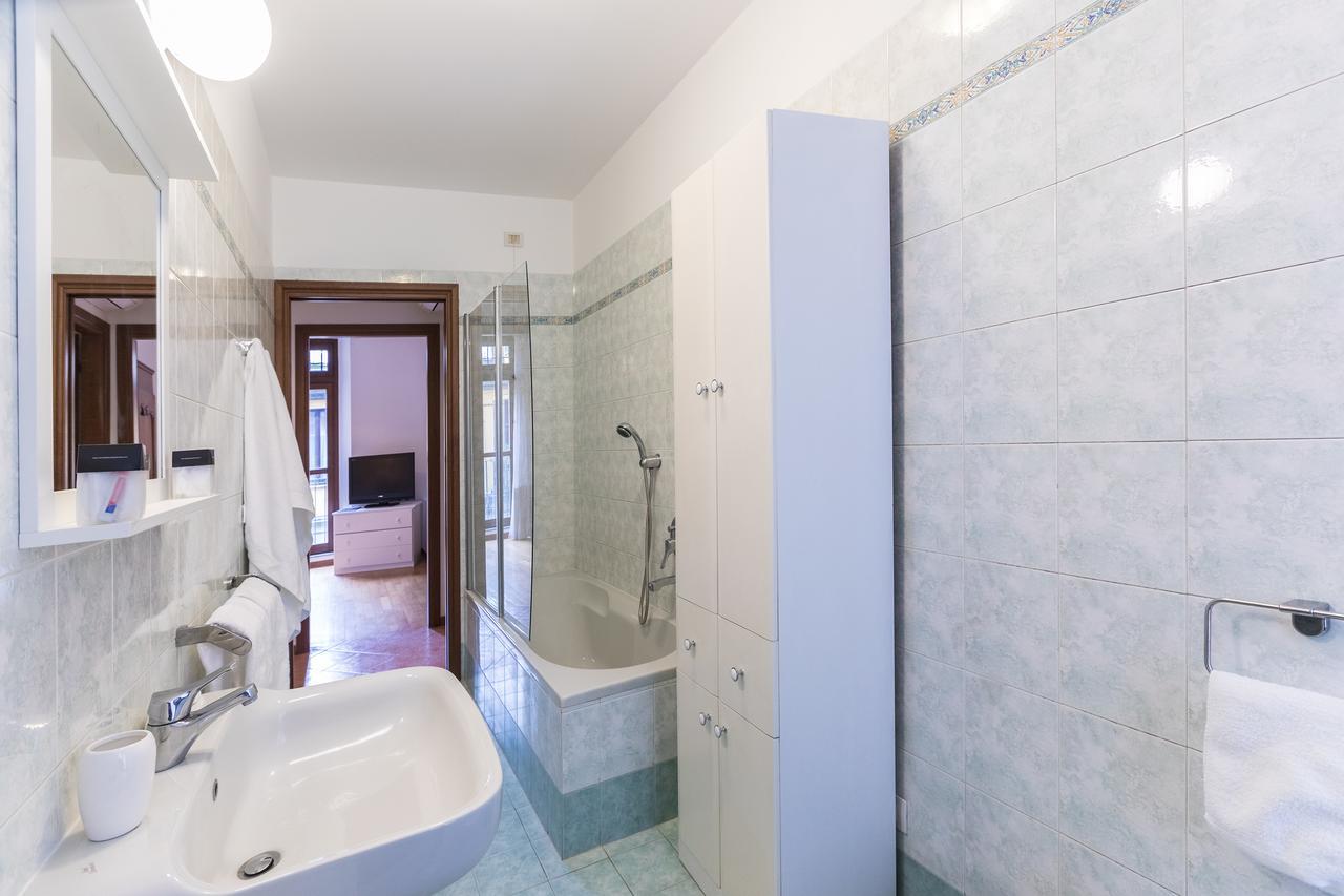 Hemeras Boutique Homes - Design Flats Near The City Center Milan Bagian luar foto
